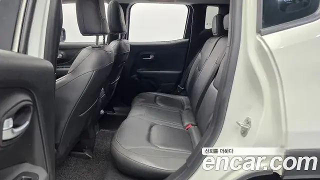 Jeep Renegade 2020 — Şəkil 16/33