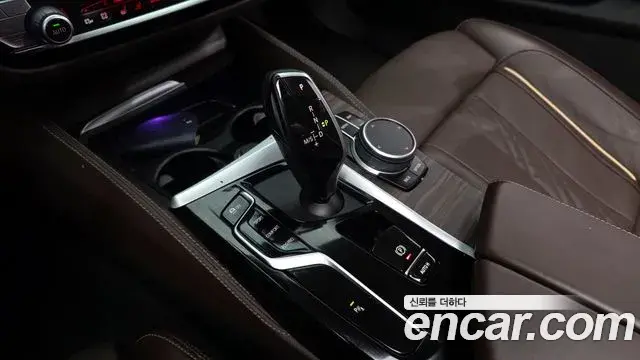 BMW 5 Series 2022 — ფოტო 20/31
