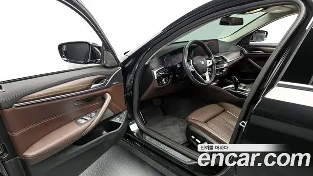 BMW 5 Series 2022 — ფოტო 9/31