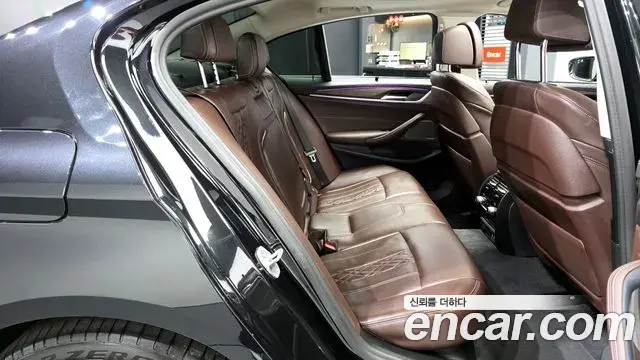 BMW 5 Series 2022 — ფოტო 12/31