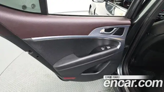 Genesis G70 2018 — Photo 29/31