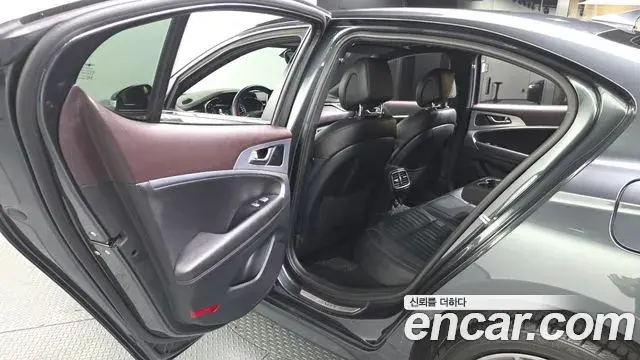 Genesis G70 2018 — Photo 3/31