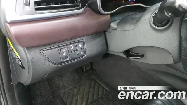 Genesis G70 2018 — Photo 5/31