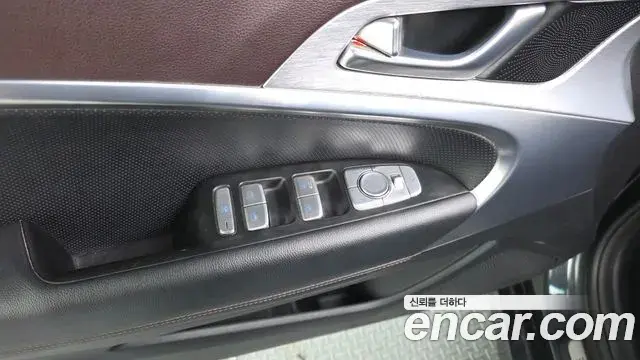 Genesis G70 2018 — Photo 31/31