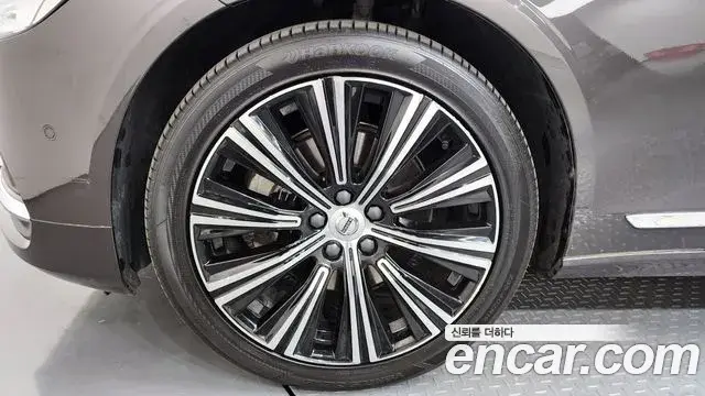 Volvo S90 2023 — Photo 23/41