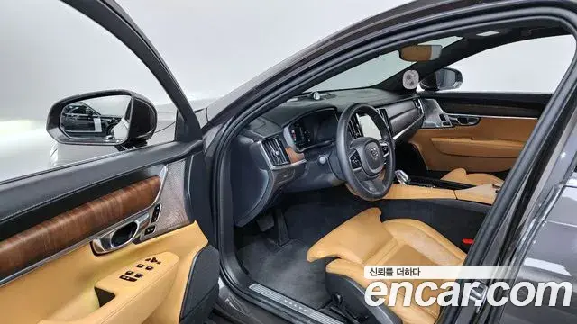 Volvo S90 2023 — Photo 20/41