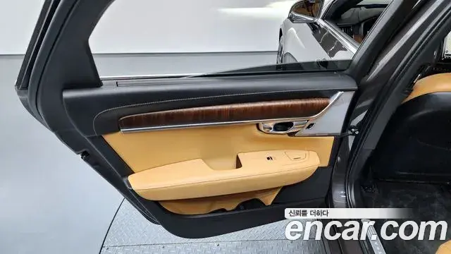 Volvo S90 2023 — Photo 14/41