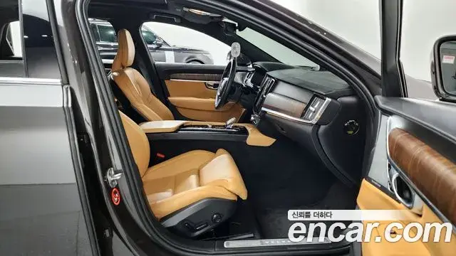 Volvo S90 2023 — Photo 36/41