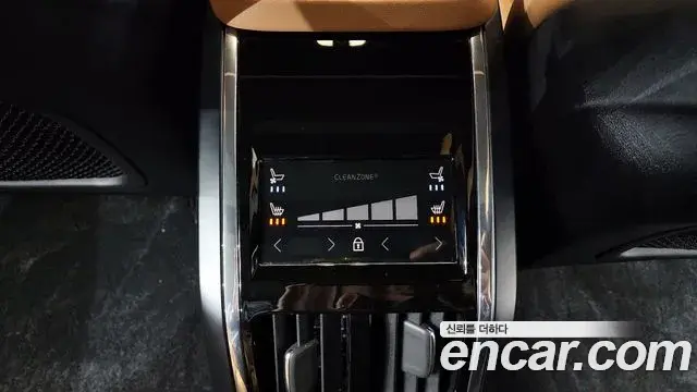 Volvo S90 2023 — Photo 15/41