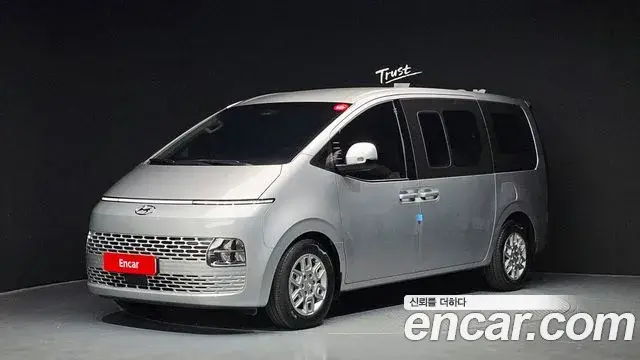 Hyundai Staria 2022 — Фото 1/20
