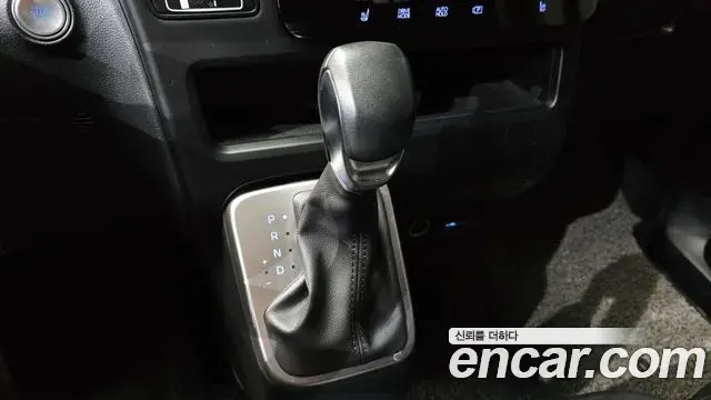 Hyundai Staria 2022 — Фото 9/20