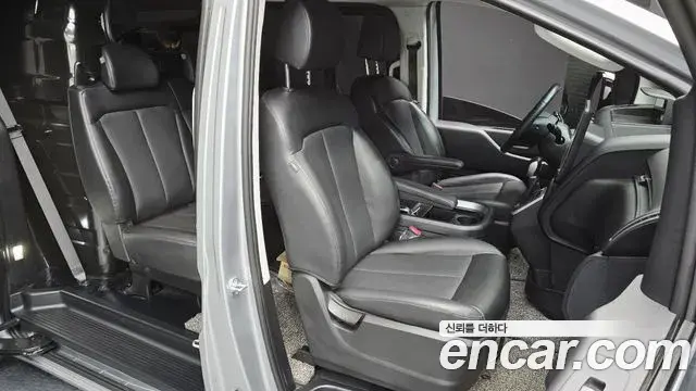 Hyundai Staria 2022 — Фото 12/20