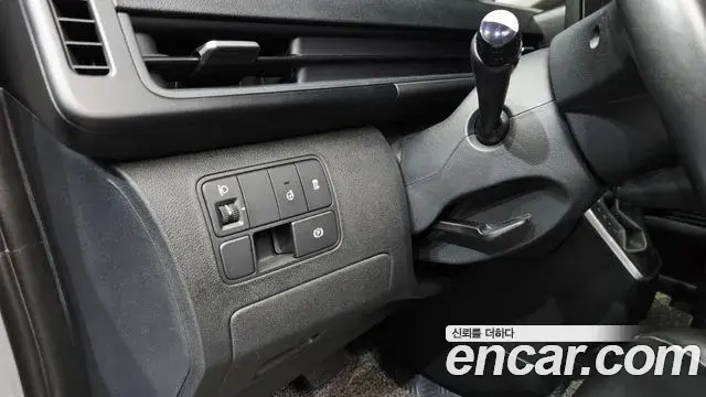 Hyundai Staria 2022 — Фото 15/20