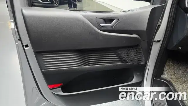 Hyundai Staria 2022 — Şəkil 24/30