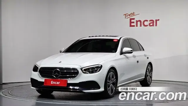 Mercedes-Benz E-Class 2021 — Фото 1/20
