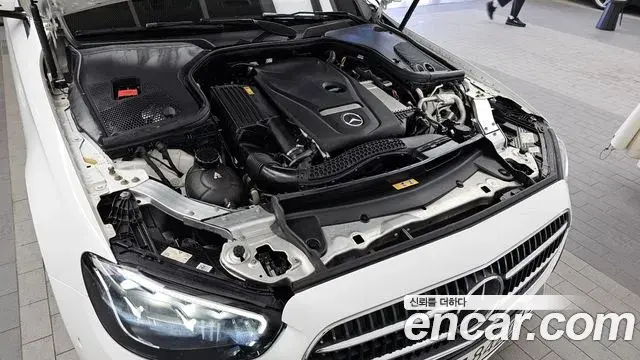 Mercedes-Benz E-Class 2021 — Фото 6/20