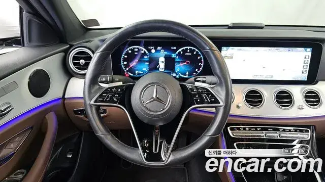 Mercedes-Benz E-Class 2021 — Фото 13/20