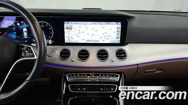 Mercedes-Benz E-Class 2021 — Фото 14/20