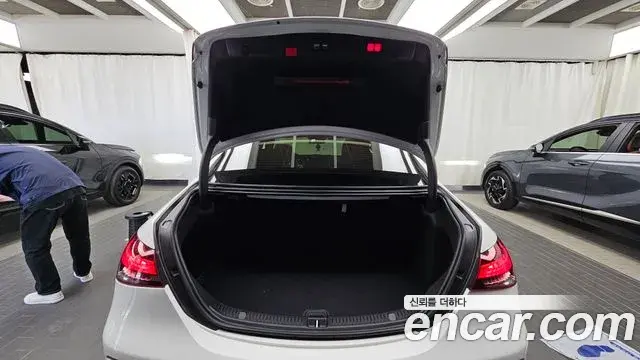Mercedes-Benz E-Class 2021 — Фото 20/20