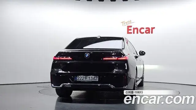 BMW 7 Series 2025 — Photo 10/33