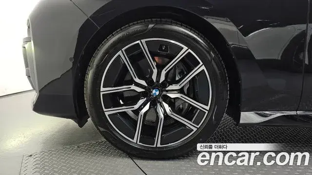 BMW 7 Series 2025 — Photo 16/33