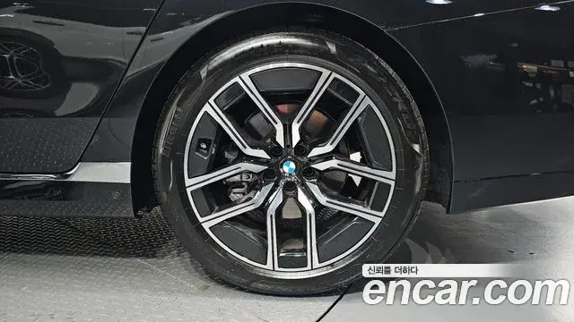 BMW 7 Series 2025 — Photo 11/33