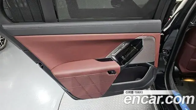 BMW 7 Series 2025 — Photo 30/33