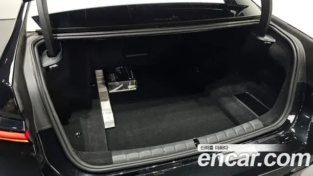BMW 7 Series 2025 — Photo 15/33