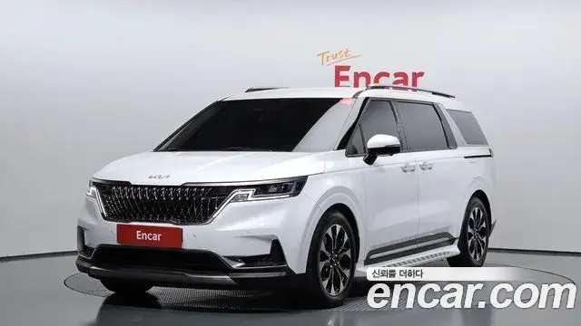 Kia Carnival 2023 — ფოტო 16/20