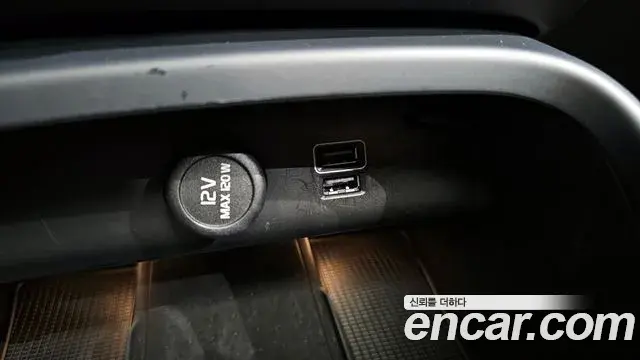 Volvo XC40 2021 — Photo 14/38