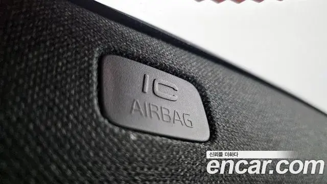 Volvo XC40 2021 — Photo 36/38