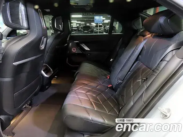 BMW i7 2023 — Şəkil 7/20