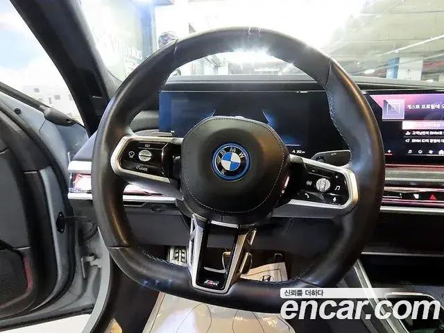 BMW i7 2023 — Şəkil 1/20