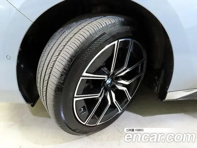 BMW i7 2023 — Şəkil 16/20