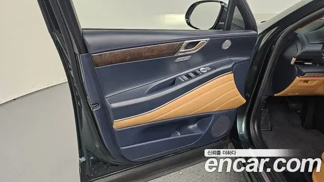 Genesis GV80 2020 — Photo 28/32