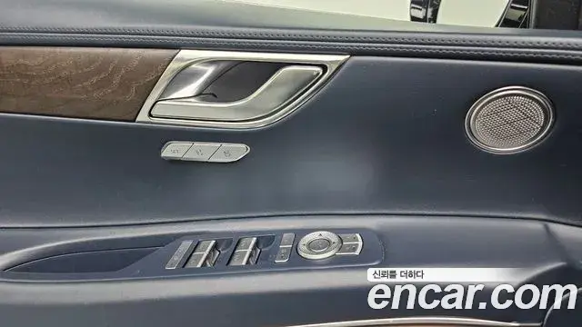 Genesis GV80 2020 — Photo 15/32