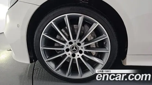 Mercedes-Benz E-Class 2020 — Фото 5/20