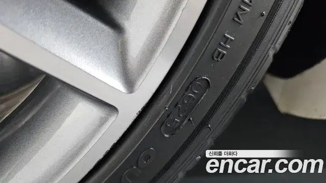 Mercedes-Benz E-Class 2020 — Photo 33/35