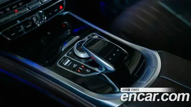 Mercedes-Benz G-Class 2019 — Şəkil 17/19