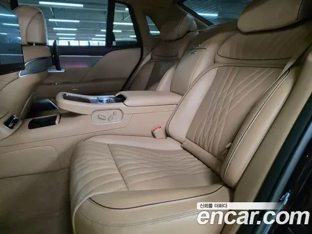Genesis G90 2022 — ფოტო 13/20
