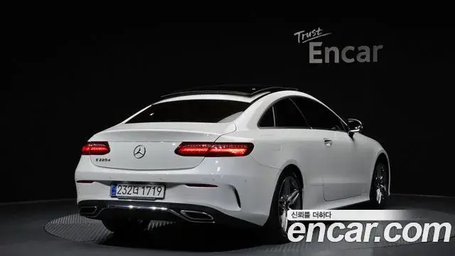 Mercedes-Benz E-Class 2018 — Photo 14/20