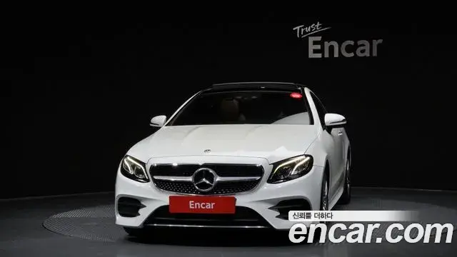 Mercedes-Benz E-Class 2018 — Photo 11/20