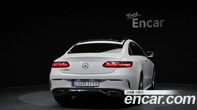 Mercedes-Benz E-Class 2018 — Photo 16/20