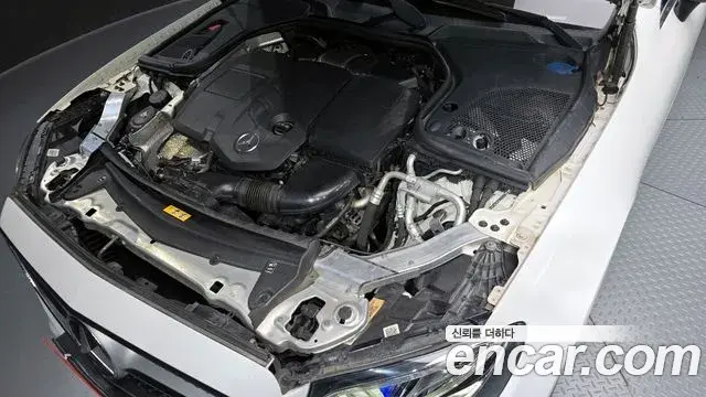 Mercedes-Benz E-Class 2018 — Photo 1/20