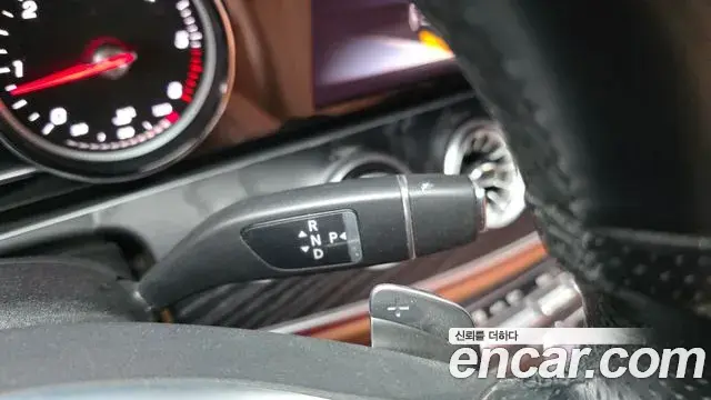Mercedes-Benz E-Class 2018 — Photo 4/20