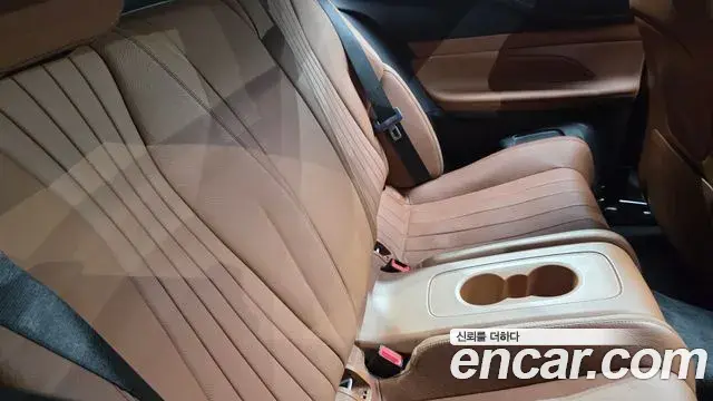 Mercedes-Benz E-Class 2018 — Photo 9/20