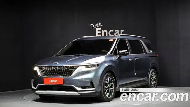Kia Carnival 2021 — Photo 3/34