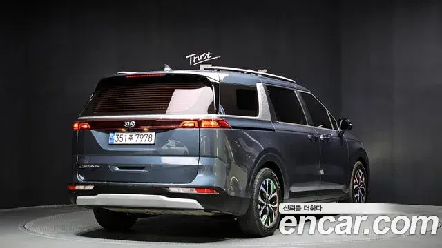 Kia Carnival 2021 — Photo 7/34