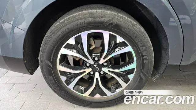 Kia Carnival 2021 — Photo 26/34