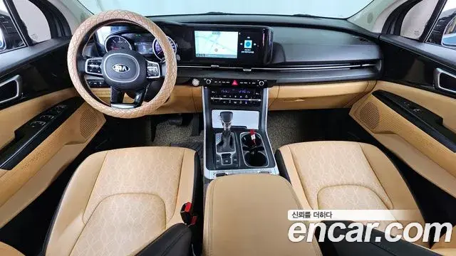 Kia Carnival 2021 — Photo 18/34